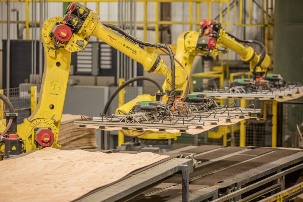 Robotic spreader line